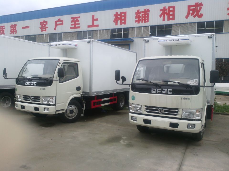 東風銳鈴4米2冷藏車
