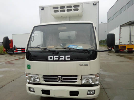 東風銳鈴4米2冷藏車