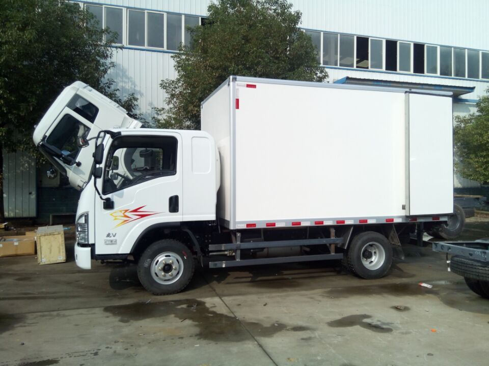解放排半冷藏車