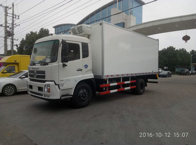 東風(fēng)天錦6米1冷藏車