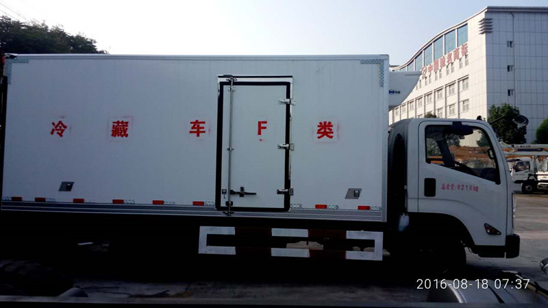 江鈴國五5米2冷藏車