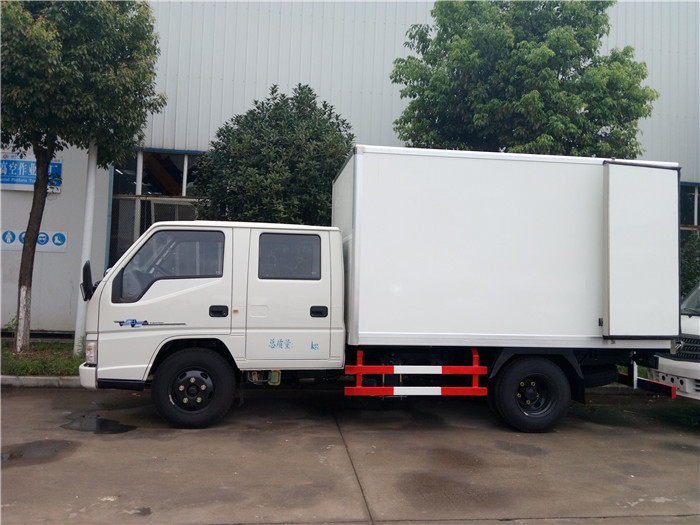 江鈴國五雙排冷藏車