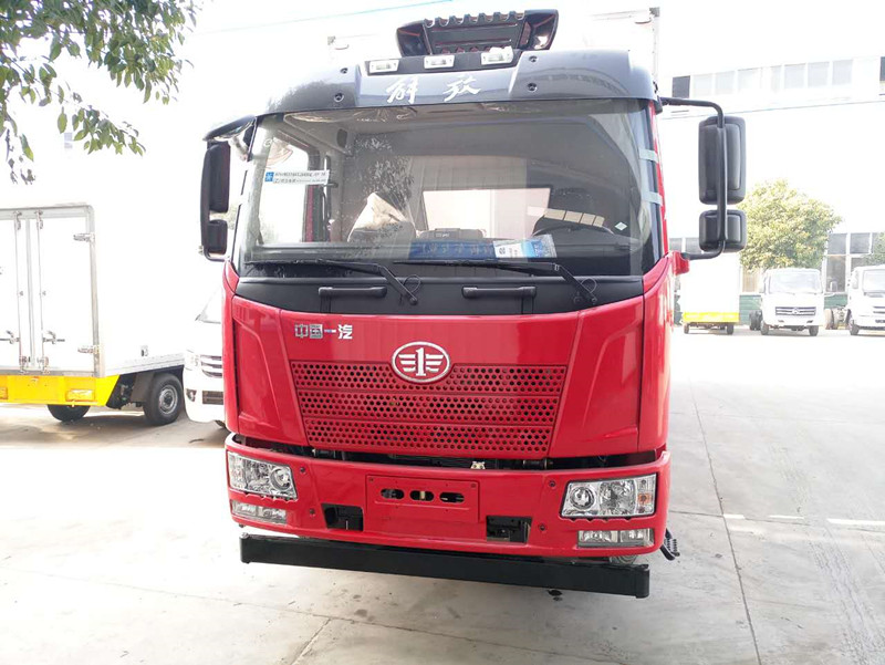 解放國五6米8冷藏車