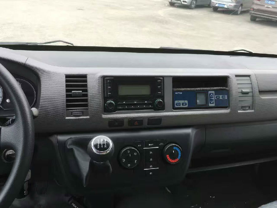 金杯大海獅國五面包冷藏車 (31).jpg