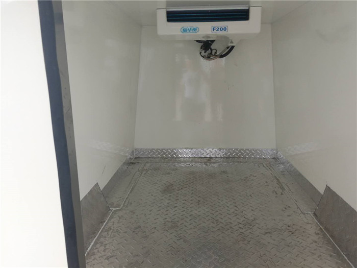 長(zhǎng)安國(guó)五面包冷藏車