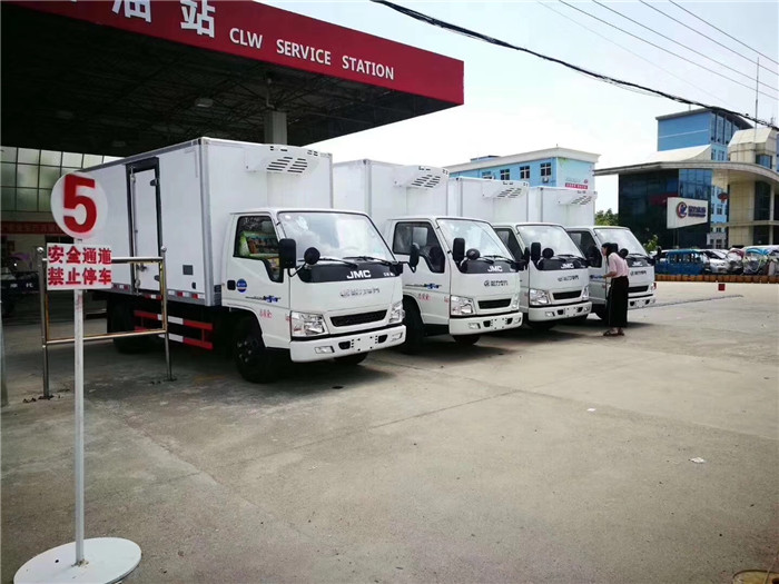 江鈴國五4米2冷藏車