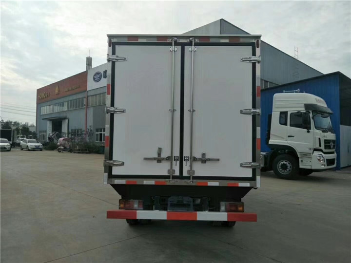 五十鈴KV600 4米2冷藏車 (7).jpg