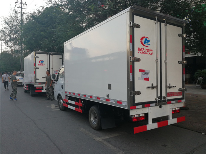 東風(fēng)途逸3米5冷藏車