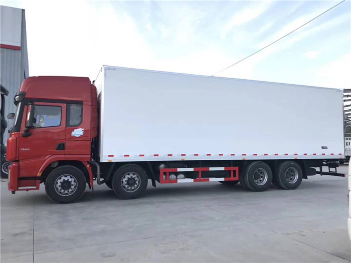 陜汽9米6冷藏車