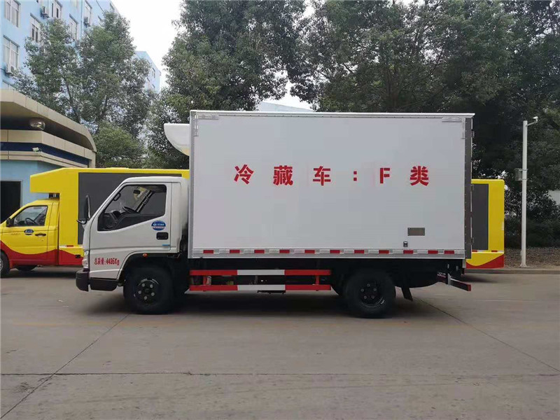 江鈴順達(dá)寬體4米2冷藏車