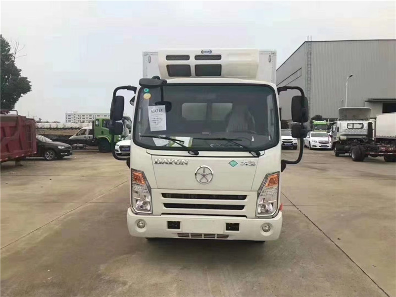 大運(yùn)純電動(dòng)4米2冷藏車