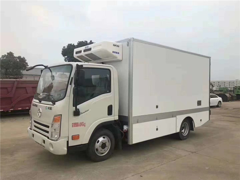 大運(yùn)純電動(dòng)4米2冷藏車