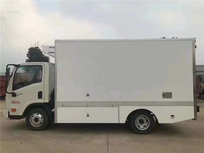 大運(yùn)純電動(dòng)4米2冷藏車