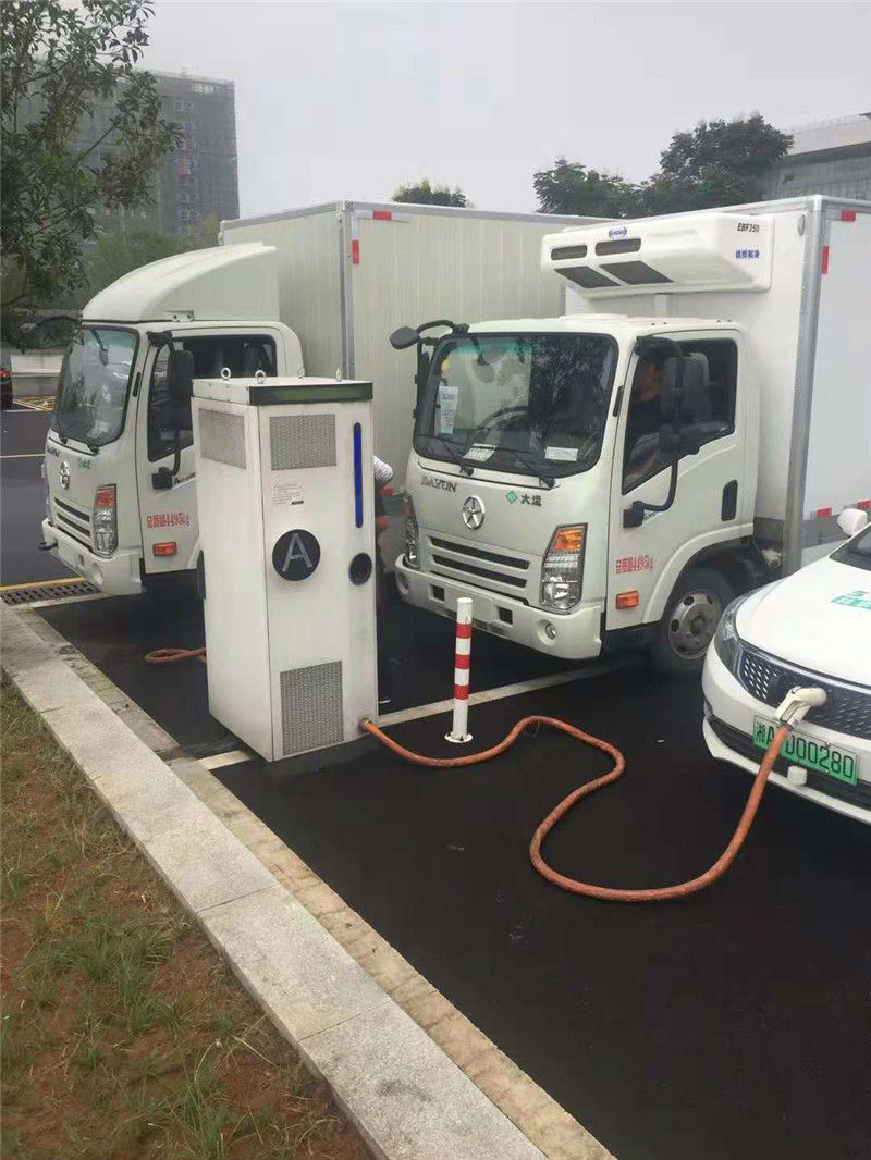 大運(yùn)純電動(dòng)4米2冷藏車 (7).jpg