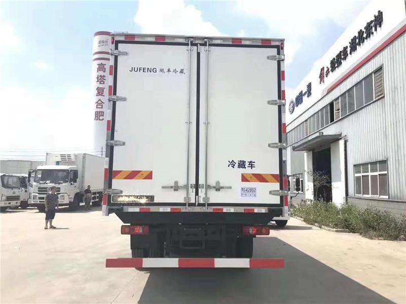 東風(fēng)天錦6米8冷藏車 (4).jpg