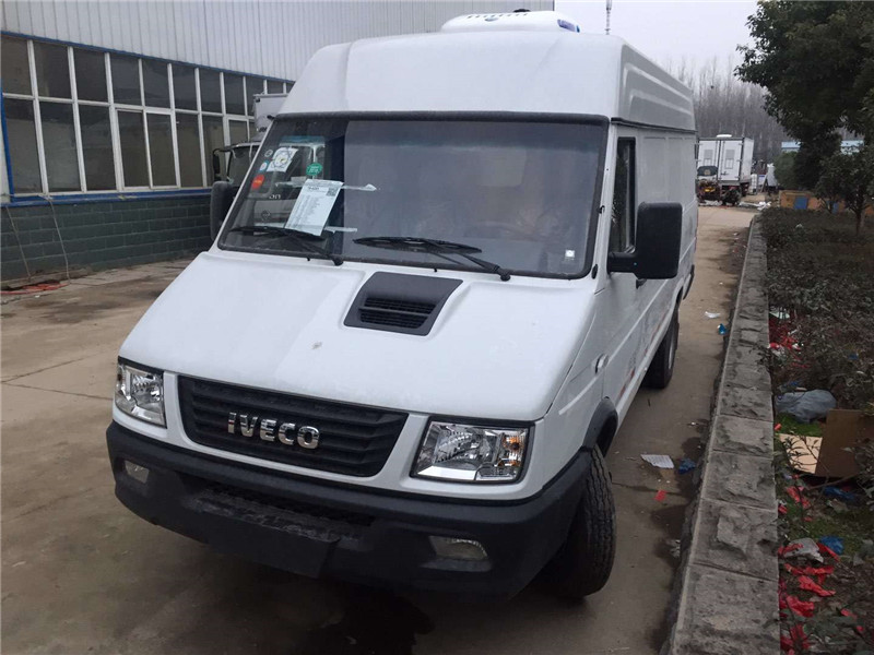 依維柯肉鉤冷藏車