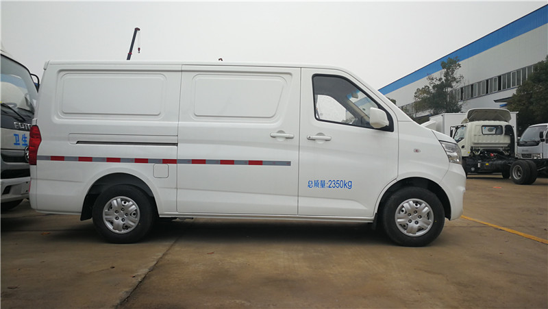 長安睿行面包冷藏車