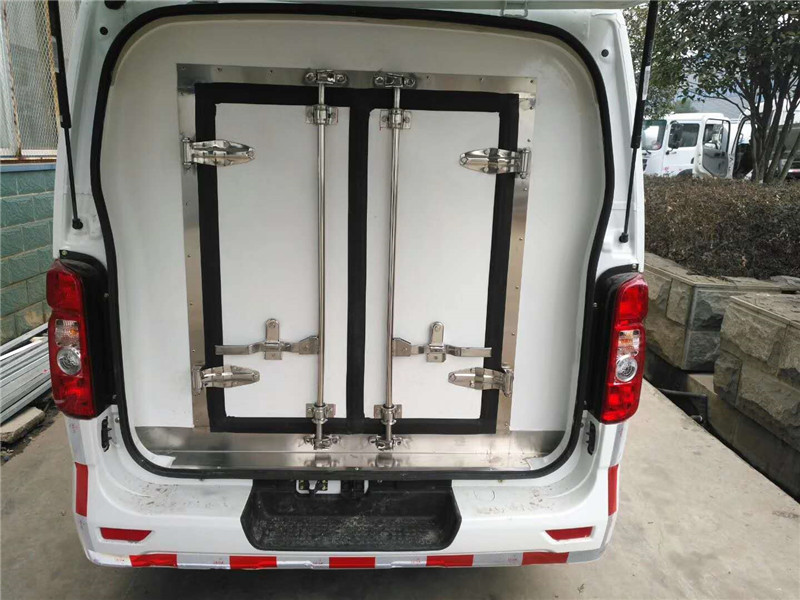 長安睿行面包冷藏車
