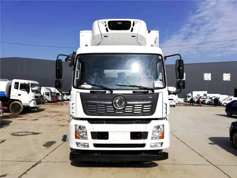 東風(fēng)天錦8米6冷藏車