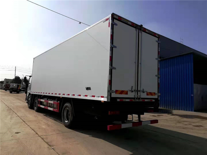 東風(fēng)天錦8米6冷藏車 (10).jpg