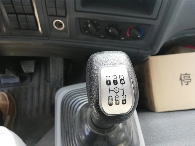 重汽4米2冷藏車 (5).jpg