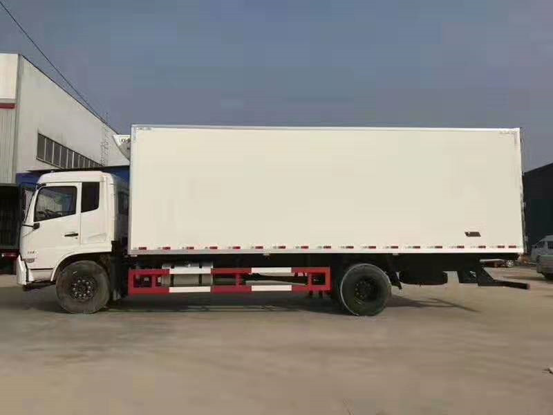 東風(fēng)天錦7米8冷藏車 (1).jpg