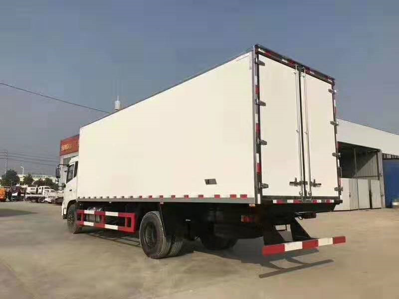 東風(fēng)天錦7米8冷藏車 (6).jpg