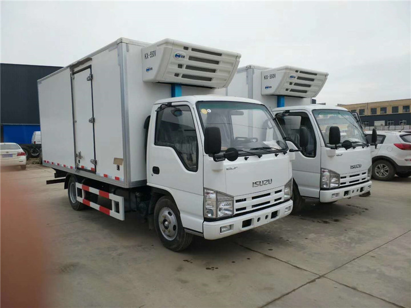 五十鈴4米2小龍蝦冷藏運(yùn)輸車(chē)