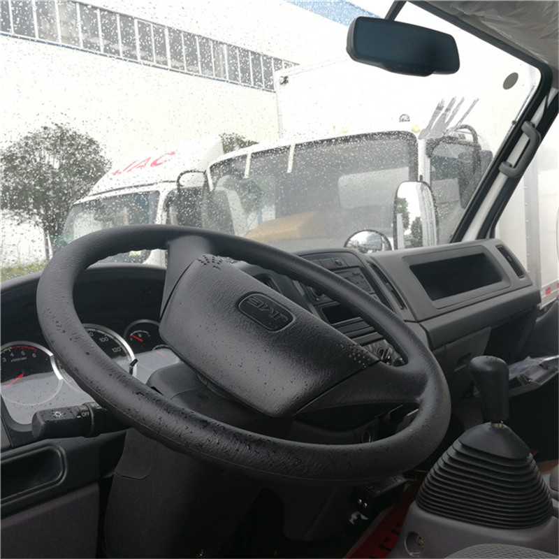 江鈴順達(dá)寬體4米2冷藏車(chē) (5).jpg