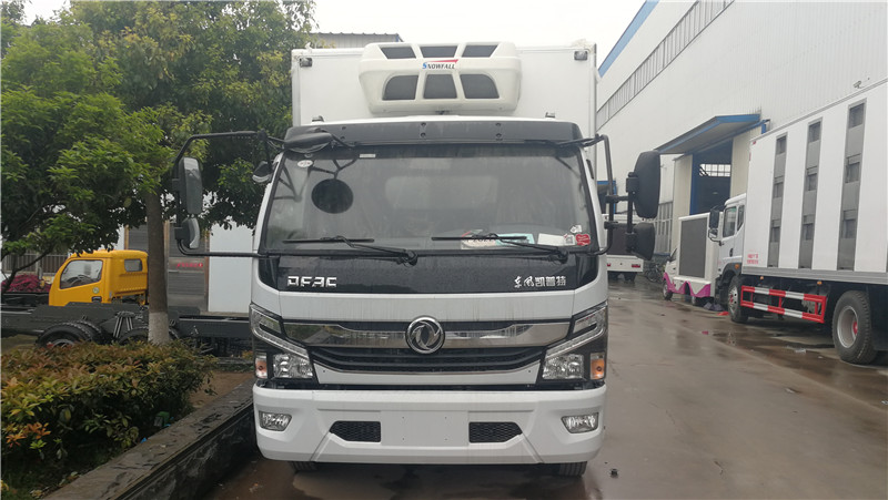 東風(fēng)凱普特排半3米8冷藏車