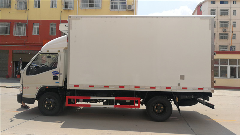江鈴順達(dá)4米2冷藏車 (7).jpg