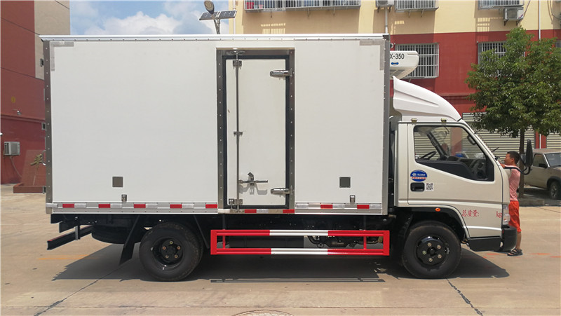 江鈴順達(dá)4米2冷藏車 (4).jpg