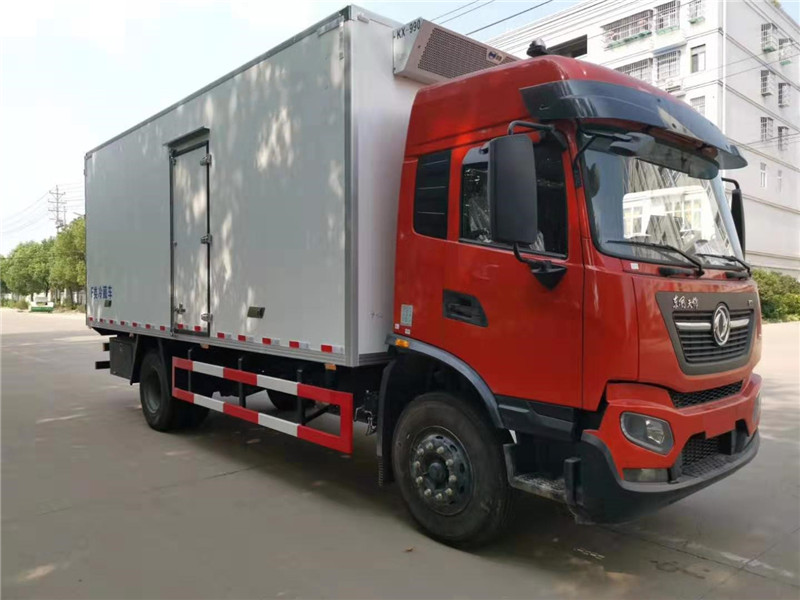 東風(fēng)天錦國六6米8冷藏車