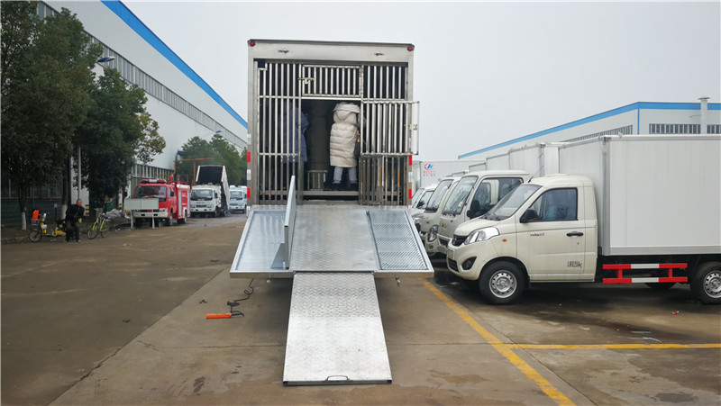 東風(fēng)天錦豬苗運輸車 (10).jpg