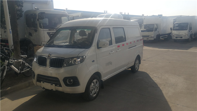 金杯雙排面包冷藏車