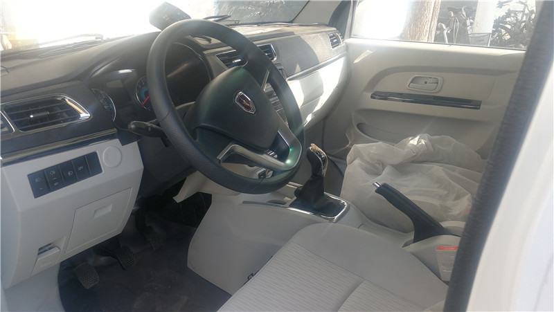 金杯雙排面包冷藏車