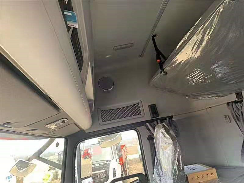 東風(fēng)天龍國六9米6冷藏車