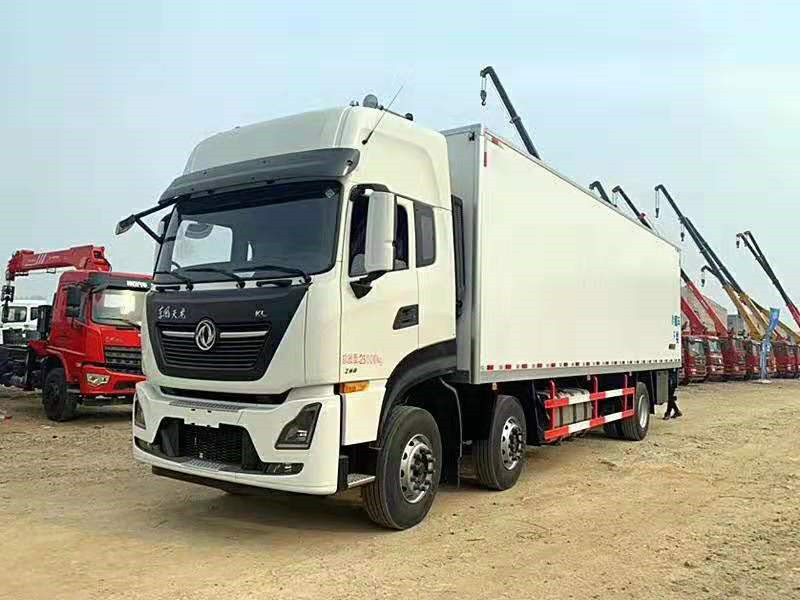 東風(fēng)天龍國六9米6冷藏車