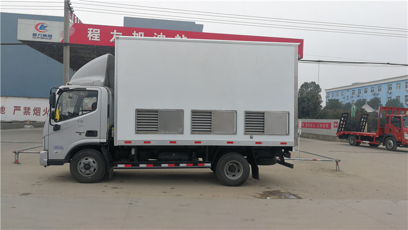 歐馬可雞苗運(yùn)輸車