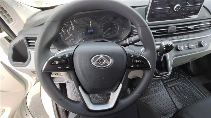 上汽大通國六面包冷藏車