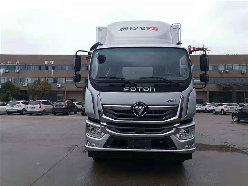 福田奧鈴大黃蜂6米8冷藏車